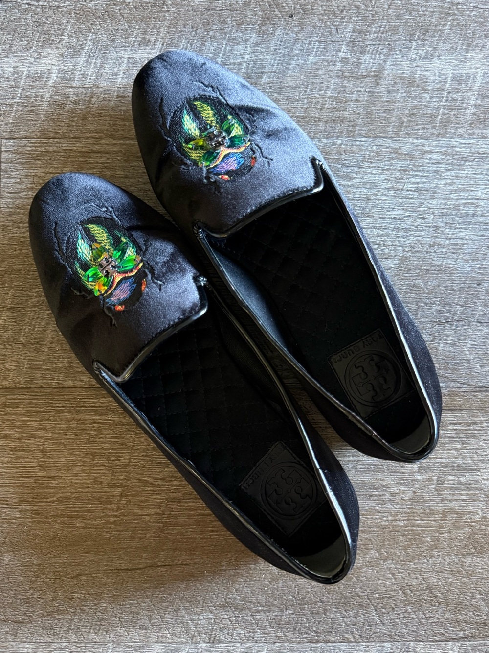 Tory Burch velvet leather loafers embroidered beetle logo EUC